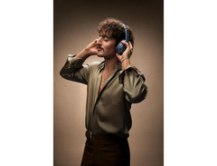 JBL Tour One M3 Headphones image 2