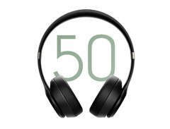 Beats Solo 4 On-Ear Wireless Headphones image 2