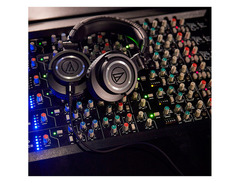 Audio-Technica ATH-M50 Professional Studio Monitor Headphones image 4