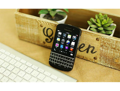 BlackBerry Q10 image 3