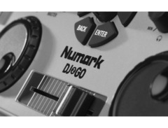 numark dj2go image 4