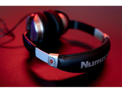 Numark HF 125 Headphones image 4