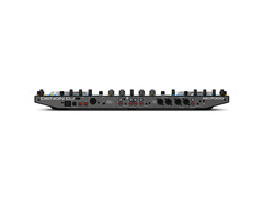 Denon MC7000 4-Channel DJ Controller image 4