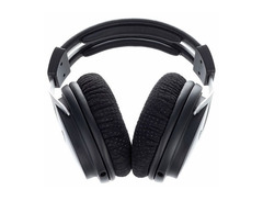 Shure SRH1540 Premium Closed-Back Headphones image 4