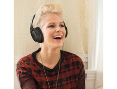 BOSE SoundTrue Around-Ear Headphones image 2