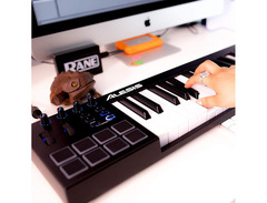 Alesis V49 49-Key USB MIDI Pad/Keyboard Controller image 2