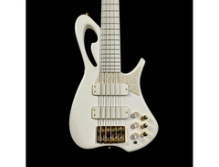Elegee Datu Bass image 2