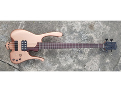 Elegee Diwata Bass image 2