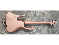 Elegee Diwata Bass image 3