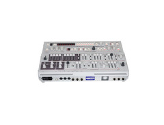 UDO Audio Super 6 Desktop 12-Voice Polyphonic Binaural Analog-Hybrid Synthesizer image 4