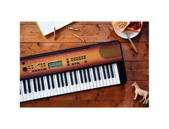 Yamaha PSR-E360 61-Key Portable Keyboard image 4