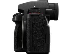 Panasonic Lumix S5II Full-frame Mirrorless Camera with 24-60mm f/2.8 Lens image 4