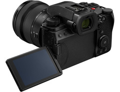 Panasonic Lumix S5IIX Full Frame Mirrorless Camera with 20-60mm Lens image 4