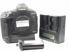 Canon EOS-1D X Mark II DSLR Camera image 2