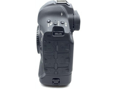 Canon EOS-1D X Mark III DSLR Camera image 4