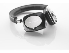 Bowers and Wilkins P3 Headphones image 3