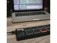 Akai LPD8 Ultra-Portable Pad Controller w/ 8 Pads image 2