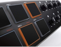 Akai LPD8 Ultra-Portable Pad Controller w/ 8 Pads image 4