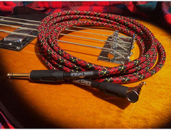 Pig Hog "Tartan Plaid" Instrument Cable, 10FT Right Angle image 2