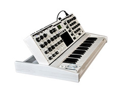 Moog Minimoog Voyager White Edition image 2