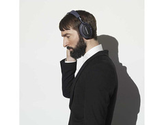 Bowers & Wilkins PX image 3