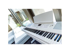 Yamaha DGX670WH 88-key Arranger Piano image 3