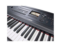 Yamaha DGX670B 88-key Arranger Piano image 4