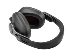 AKG K371-BT First-class Closed-back Bluetooth Headphones image 3