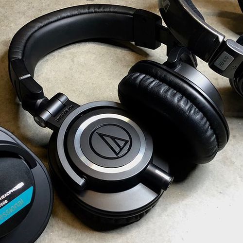 WEEKEND POLL: DJ headphones — over, on or in-ear? • DJWORX