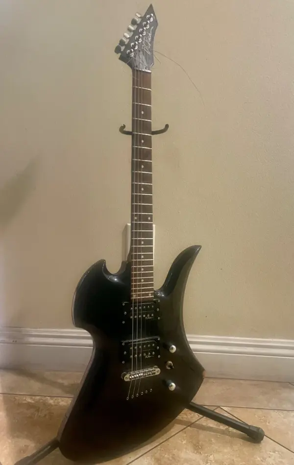 B.C. Rich Mockingbird ST - What To Know & Where To Buy | Equipboard
