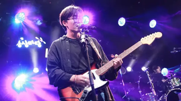 Daniel Kim's' Fender Mustang Electric Guitar