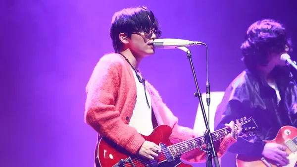 Daniel Kim's' Epiphone Casino