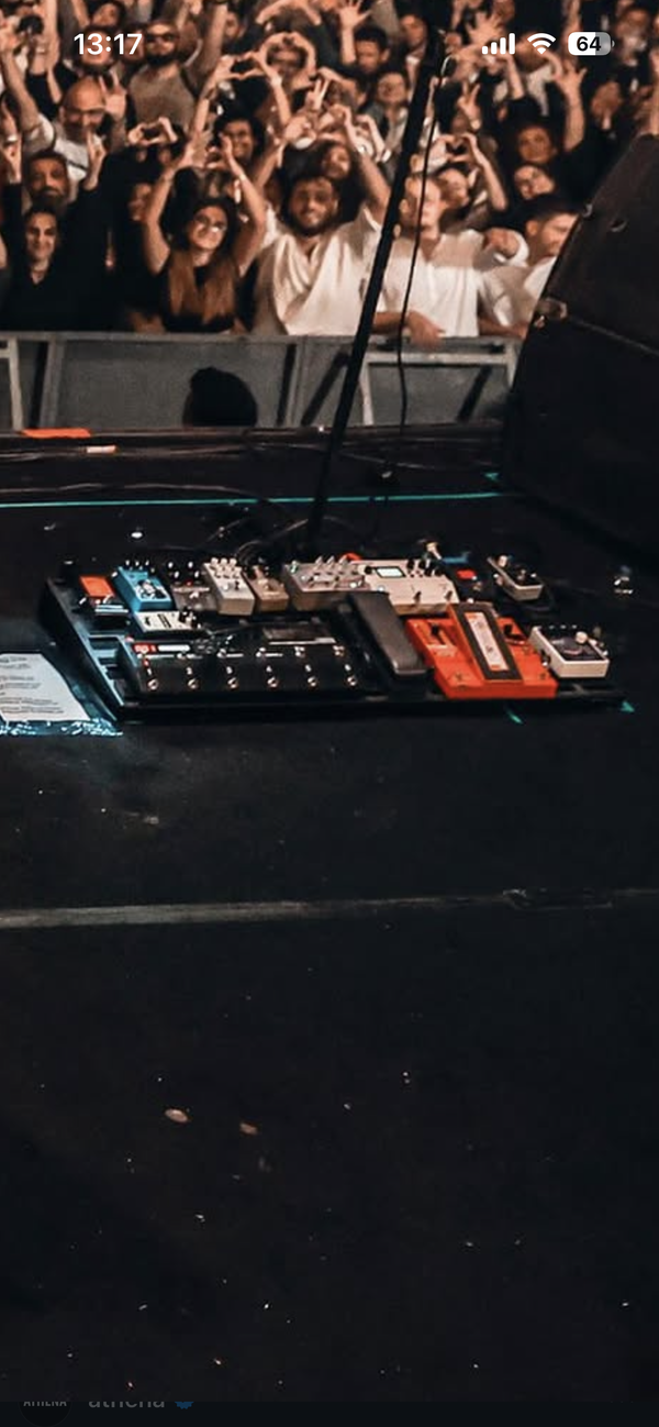 Hakan Özoğuz's' Boss ES-8 Effects Switching System