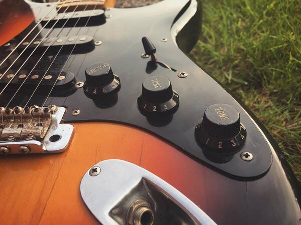Squier Silver Series Stratocaster (1990-1996) - What To Know