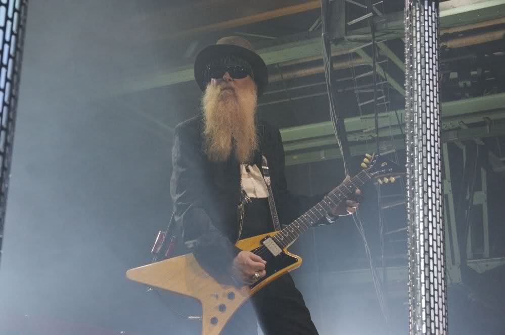 Billy Gibbons' Guitar Gear, Pedalboard & Amps | Equipboard®