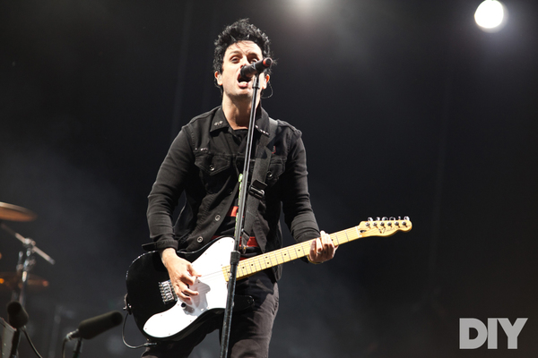 Fender Deluxe Blackout Telecaster - What To Know & Where To Buy