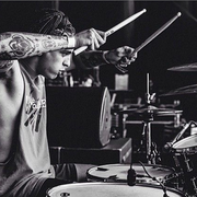 Dani Washington, member of Neck Deep
