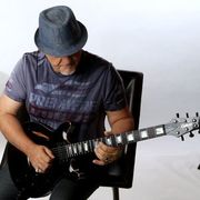 Frank Gambale uses 1 Rolls product