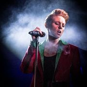 Elly Jackson, member of La Roux