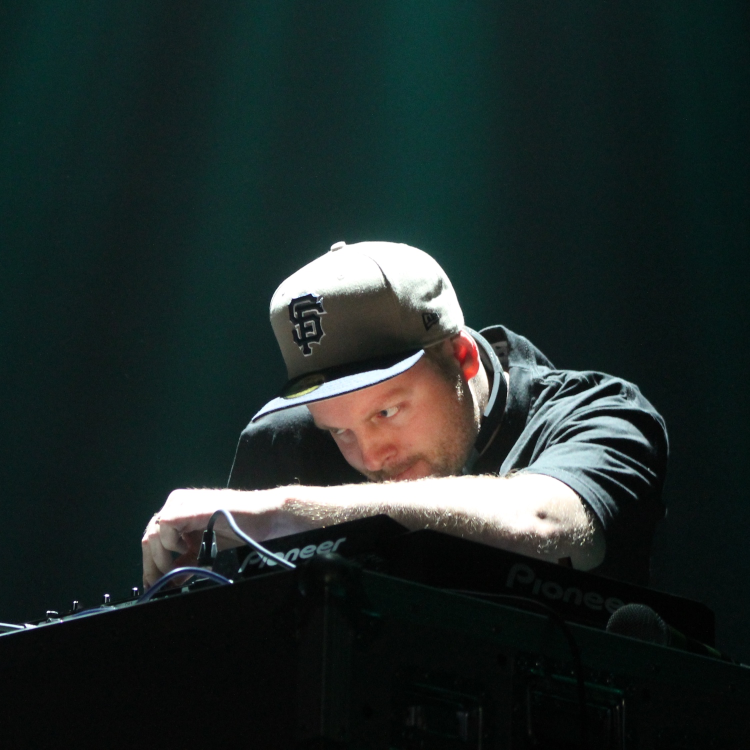 dj-shadow.jpg?v=1780571196