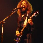 Brad Delp uses 1 Seamoon product
