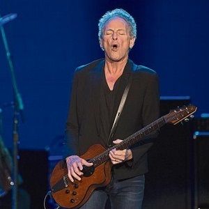 Why Creating Fleetwood Mac's 'Say You Love Me' Was an Unforgettable Why Creating Fleetwood Mac's 'Say You Love Me' Was an Unforgettable