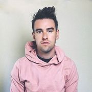 Elliot James uses 1 Realistic product