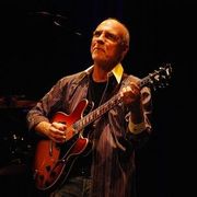 Larry Carlton uses 1 Hilton product
