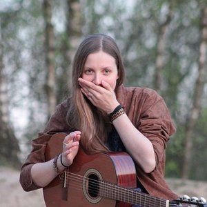 monica_guitar