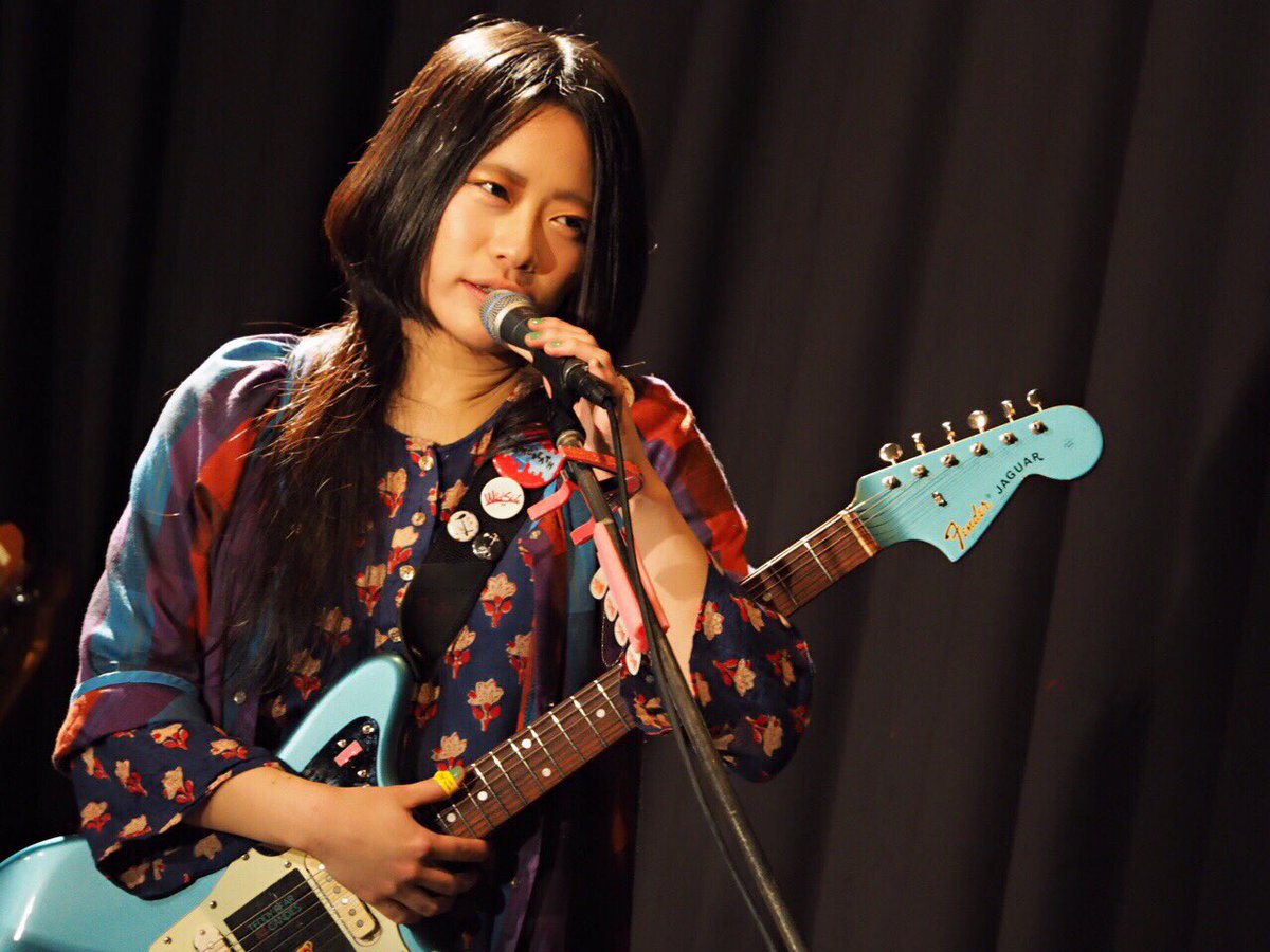 A-chan, ????? (Kinoko Teikoku) Guitarist Gear | Equipboard