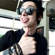 remington leith, member of palaye royale