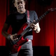 João Cabeleira uses 3 Washburn products