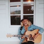 Ziggy Alberts uses 1 Cole Clark product