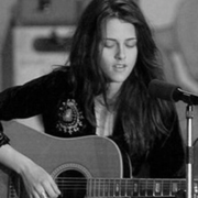Kristen Stewart uses 1 Waterloo product